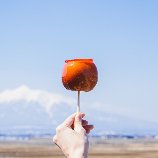 ふじさきまちのりんごあめ